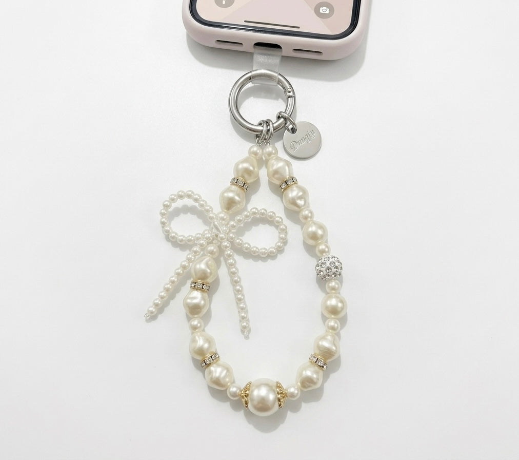 The Glam Clam Phone Charm